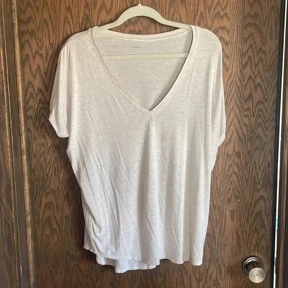 Cream Express V Neck‎ Relaxed Tee M